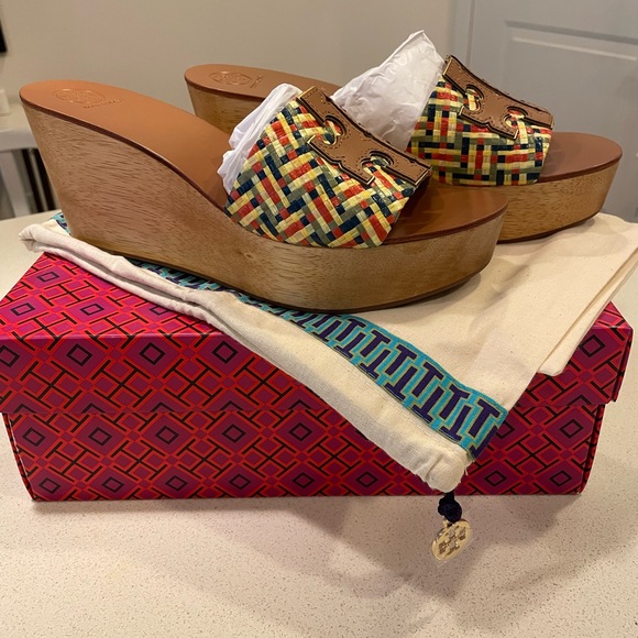Tory Burch wedge sandal NWT box & dust bag. Leather & raffia. Size 8.5 - Picture 2 of 9